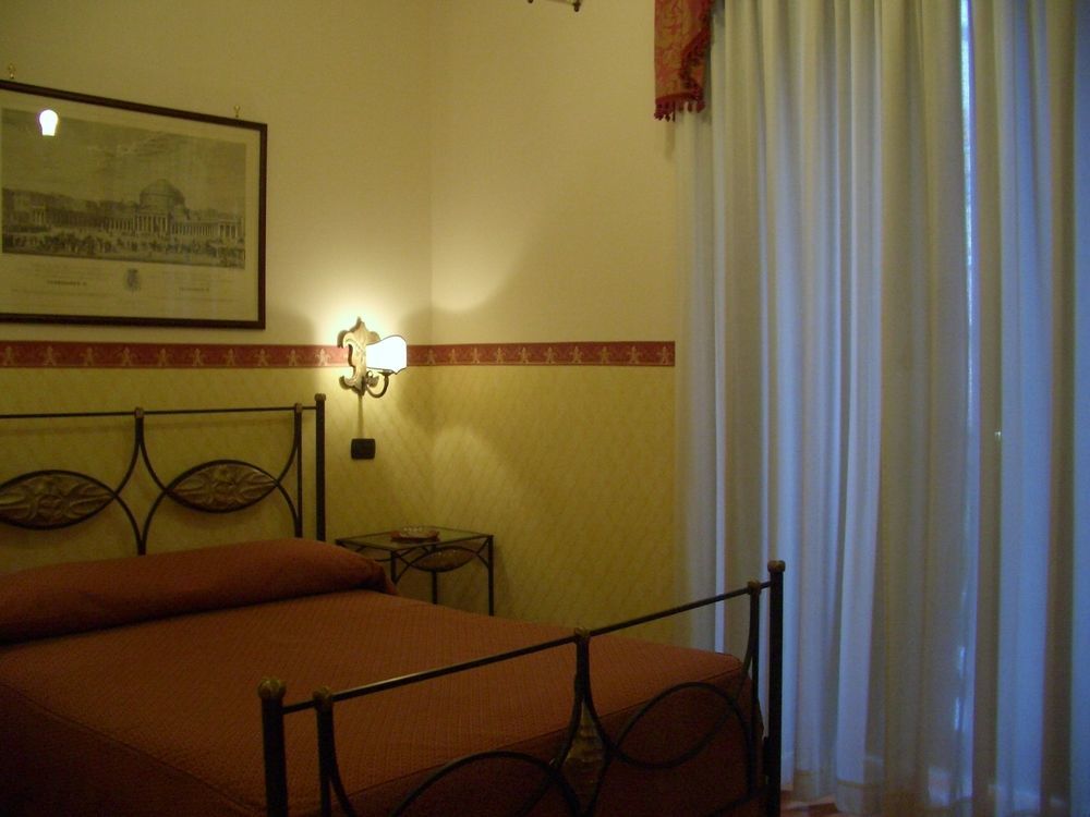 נאפולי Pinto-Storey Hotel מראה חיצוני תמונה