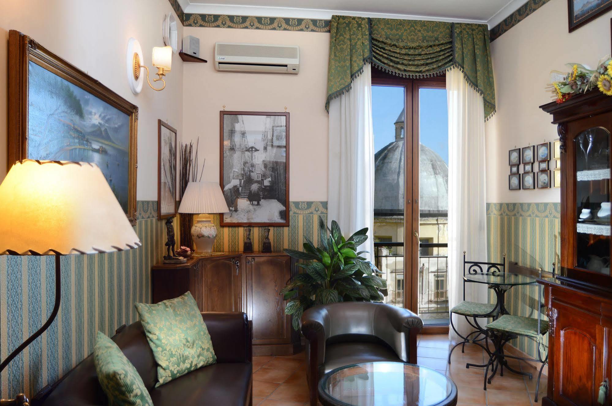 נאפולי Pinto-Storey Hotel מראה חיצוני תמונה